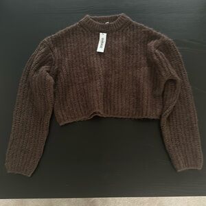 NWT brown garage fall sweater amazing condition selling cause bought a diff size